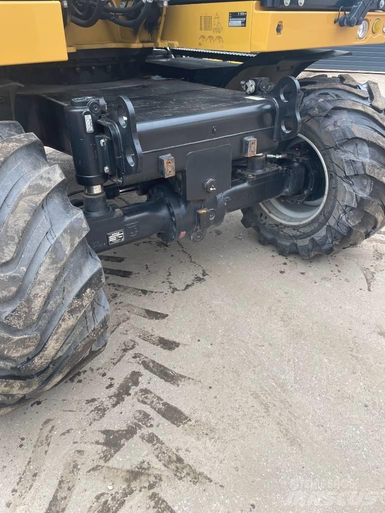 CAT M 314 F Pelle sur pneus