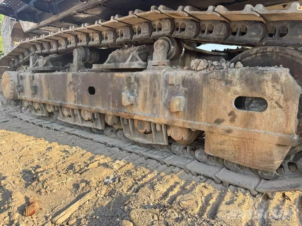 Hitachi ZX690LCH-5A Pelle sur chenilles
