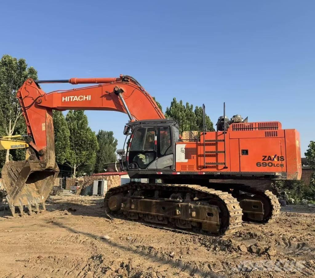 Hitachi ZX690LCH-5A Pelle sur chenilles