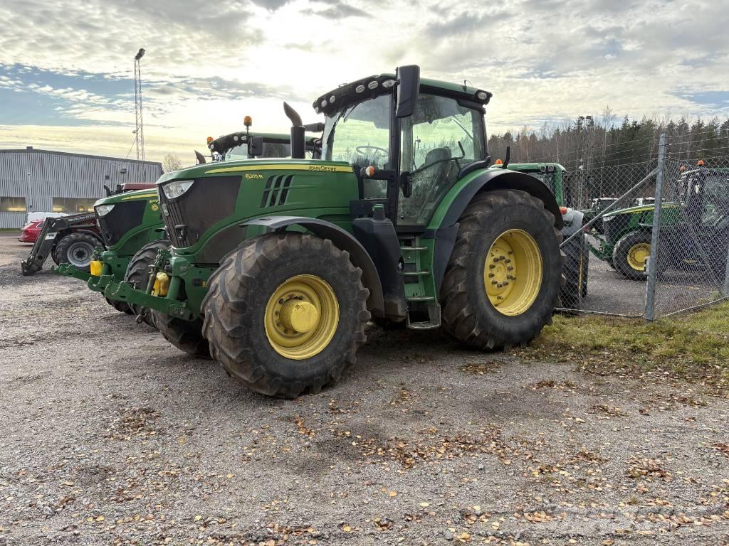 John Deere 6215 R Tracteur