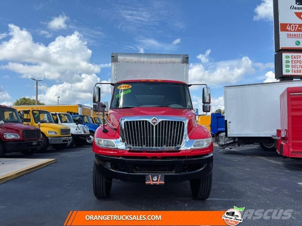 International 4300 Camion Fourgon