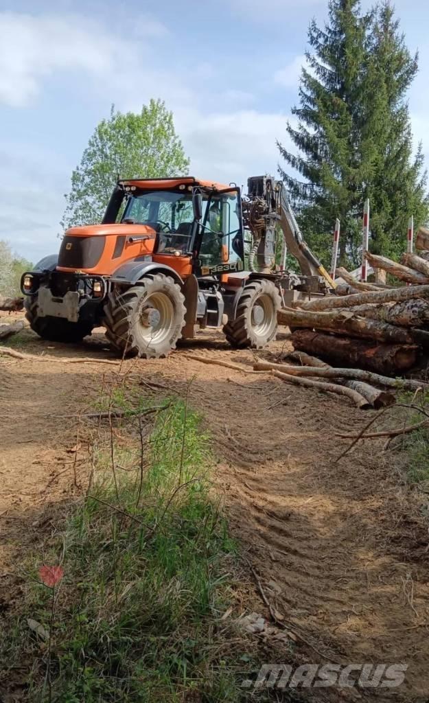 JCB Fastrac 3230 Tracteurs forestiers