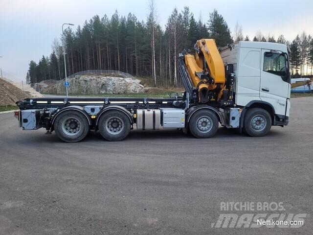 Volvo FH 540 Camion plateau ridelle avec grue
