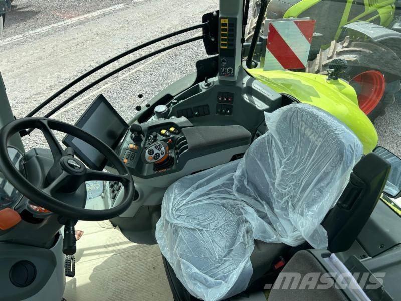 CLAAS AXION 870 Tracteur