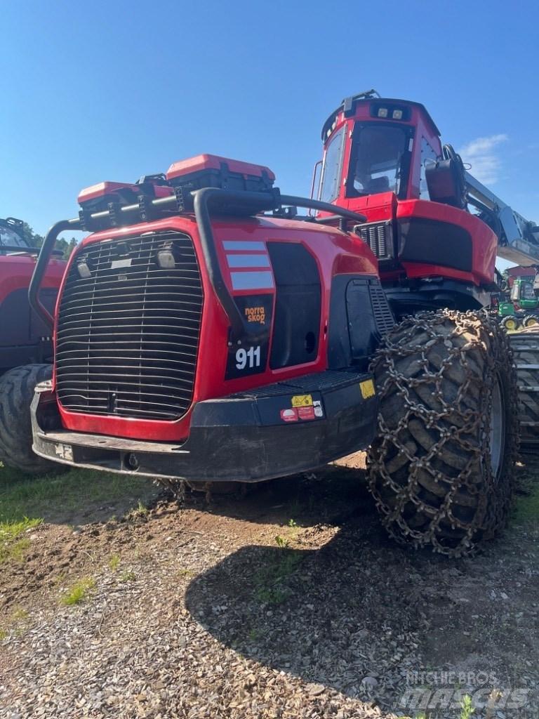 Komatsu 911CX-6 Abatteuse