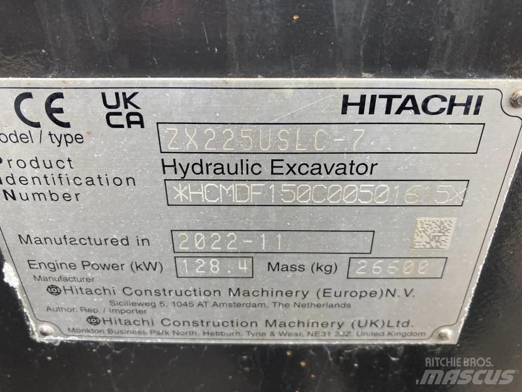 Hitachi ZX 225 US LC Pelle sur chenilles