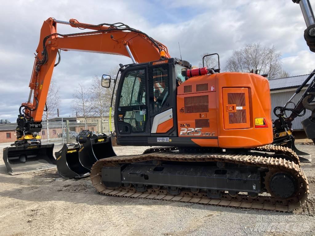 Hitachi ZX 225 US LC Pelle sur chenilles