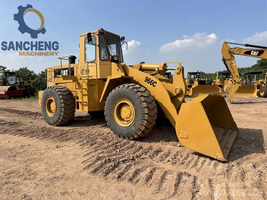 CAT 966 C Chargeuse sur pneus