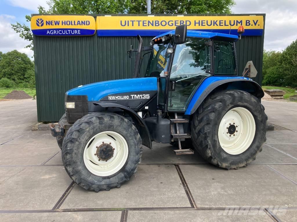 New Holland TM 135 Tracteur