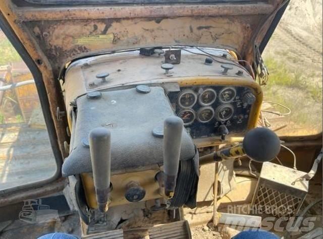 CAT D 7 G Bouteurs sur chenilles