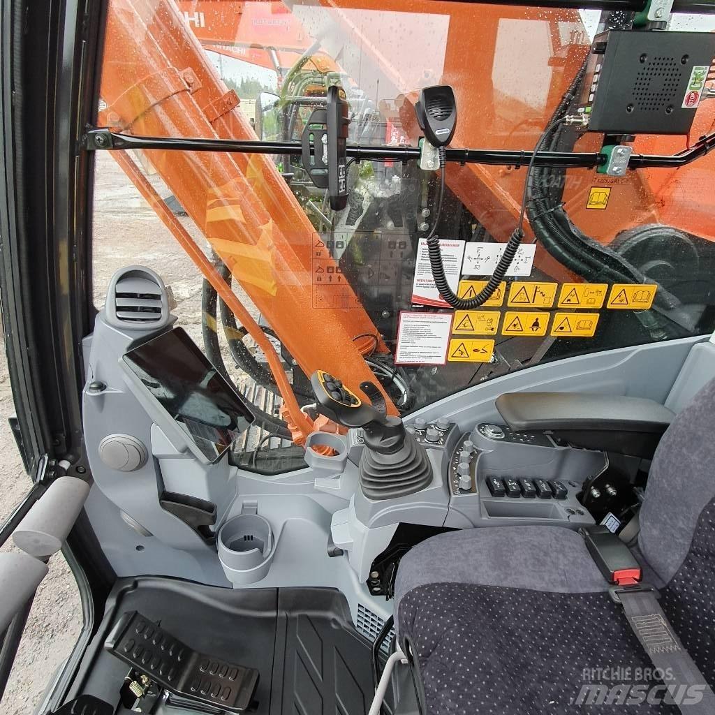 Hitachi ZX225USRLC-7 Pelle sur chenilles