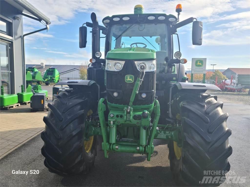 John Deere 6215R Tracteur
