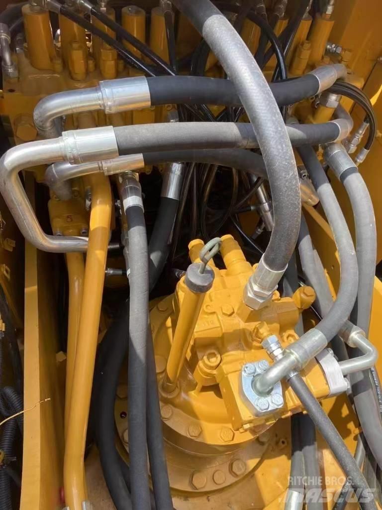 CAT 320D2 Pelle sur chenilles