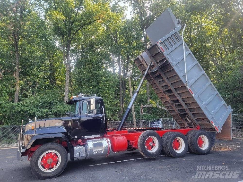 Mack RD688S Camion benne