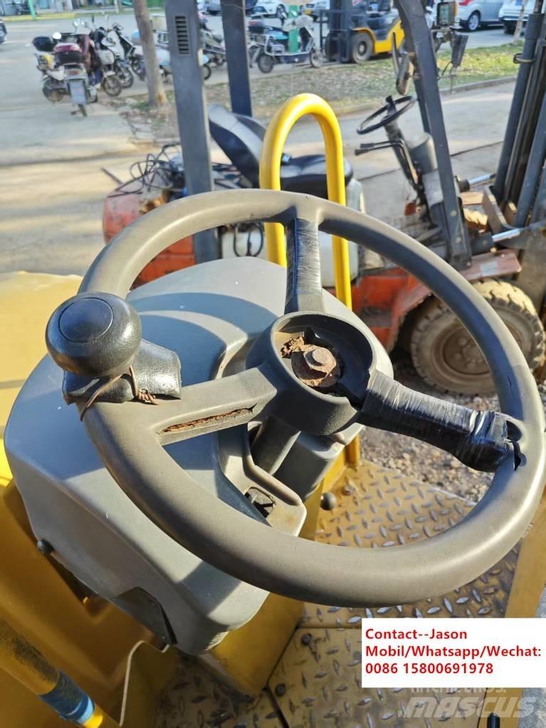 CAT CB 24 Rouleaux tandem