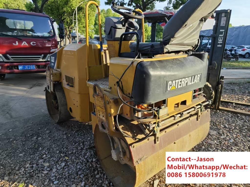 CAT CB 24 Rouleaux tandem