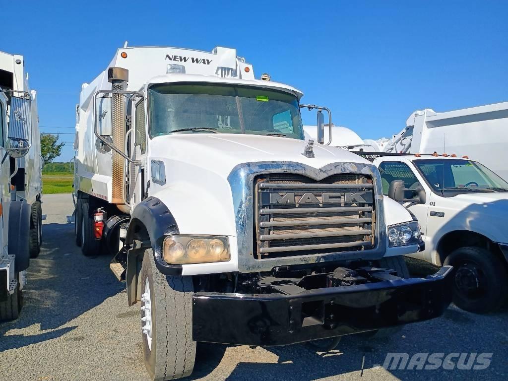Mack GU 713 Camion poubelle