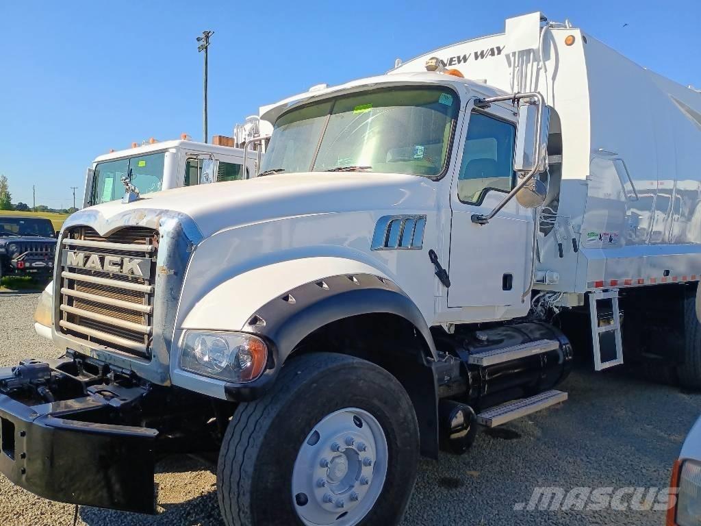 Mack GU 713 Camion poubelle