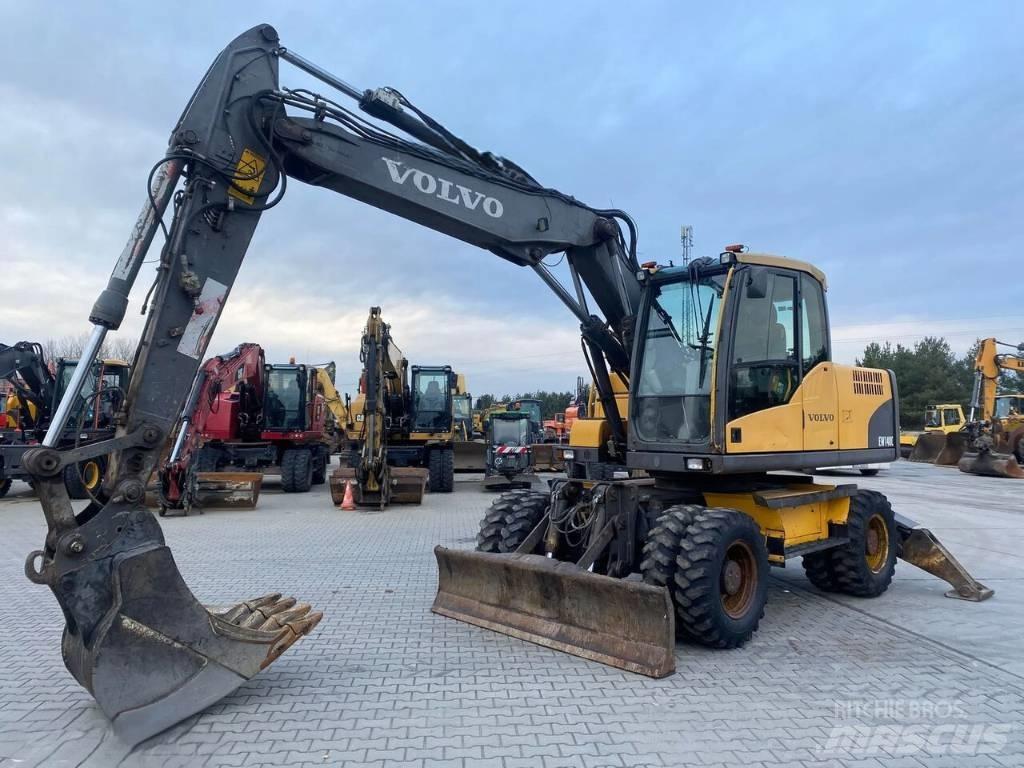 Volvo EW 140 C Pelle sur pneus