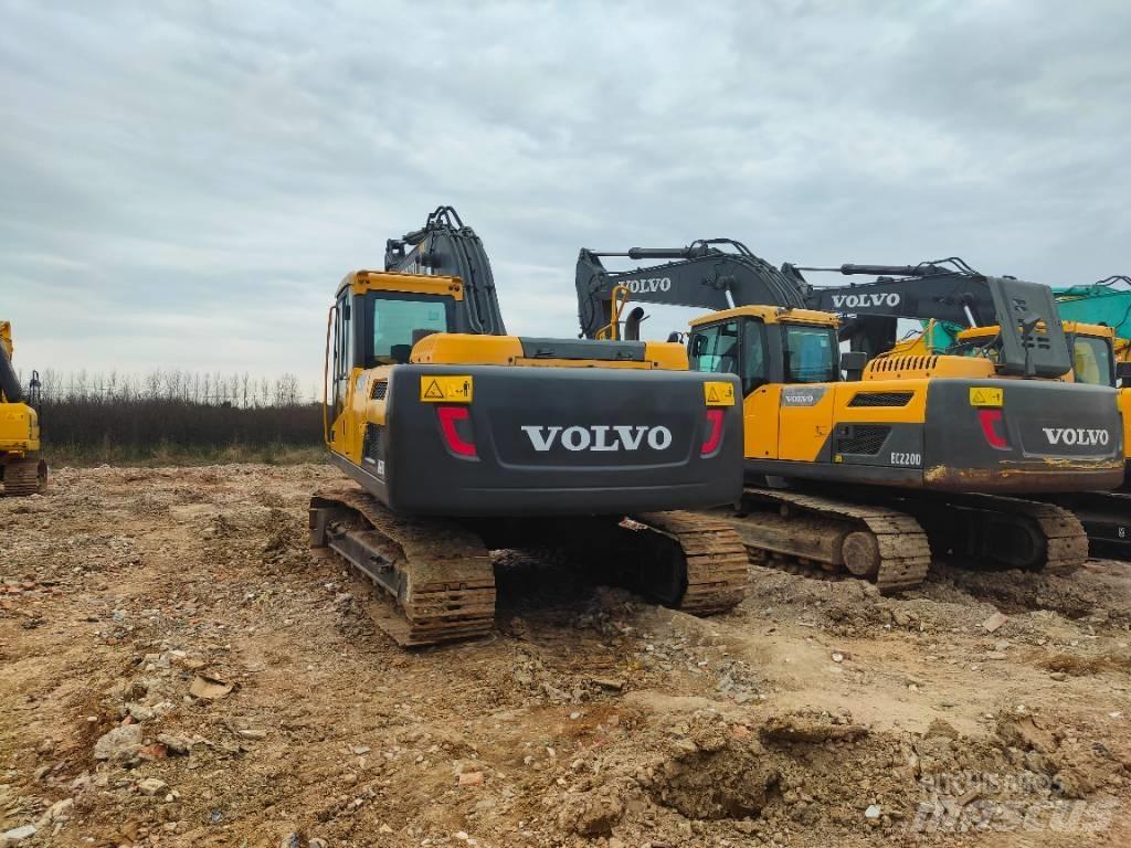 Volvo EC220D Pelle sur chenilles