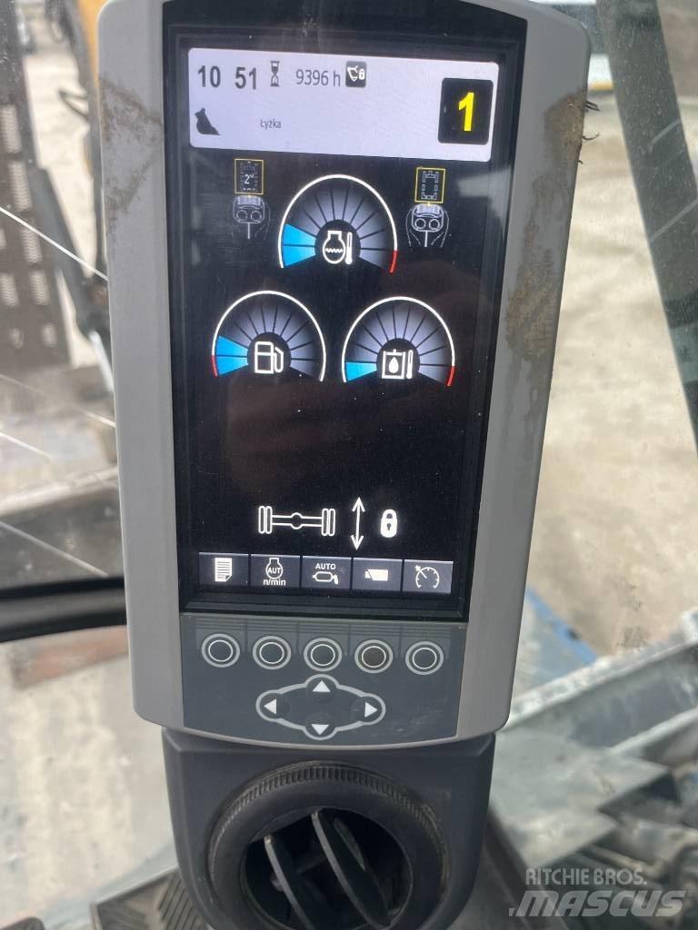 CAT 313 D Pelle sur pneus