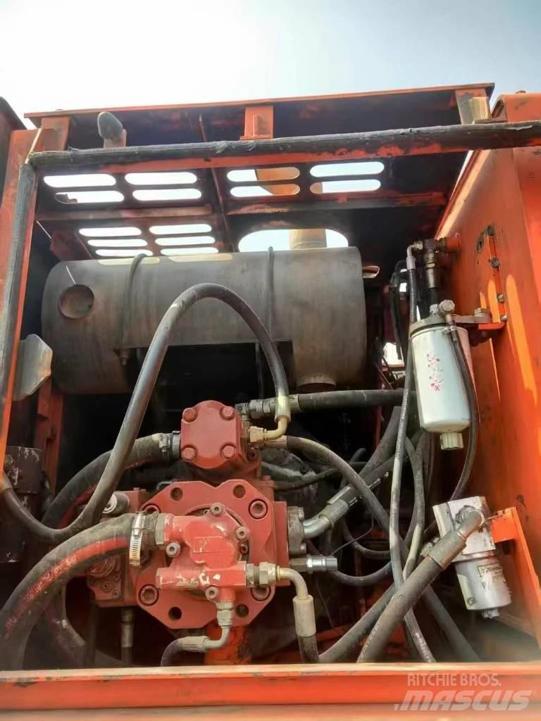 Doosan DH 150 W-7 Pelle sur pneus