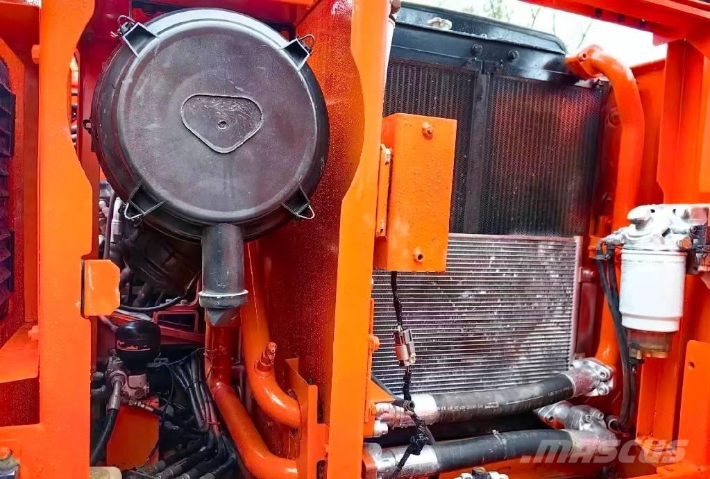 Doosan DX 140 Pelle sur chenilles