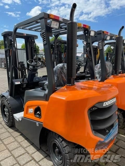 Doosan D30NXP Chariots diesel