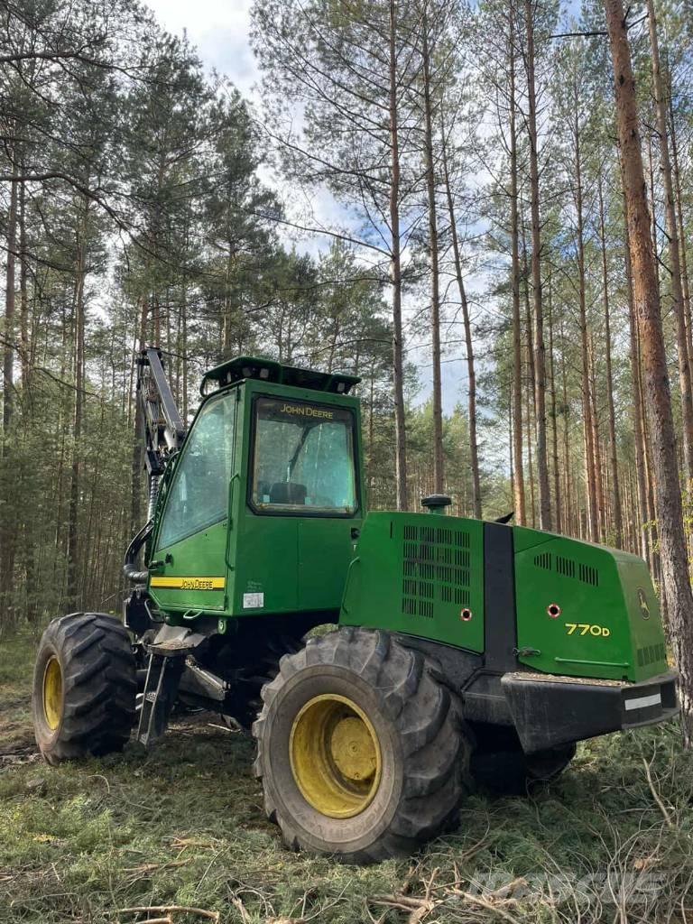 John Deere 770 D Abatteuse