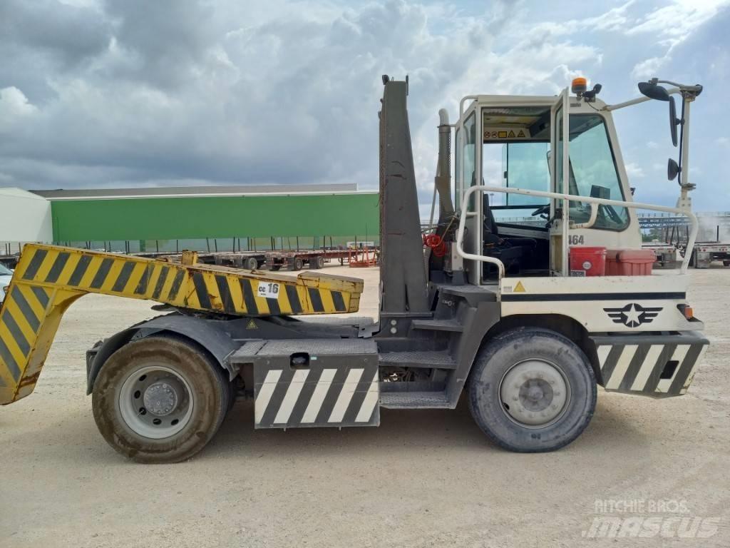 Terberg YT222 Tracteur de manœuvre