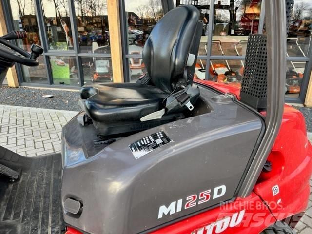 Manitou MI25D Chariots diesel