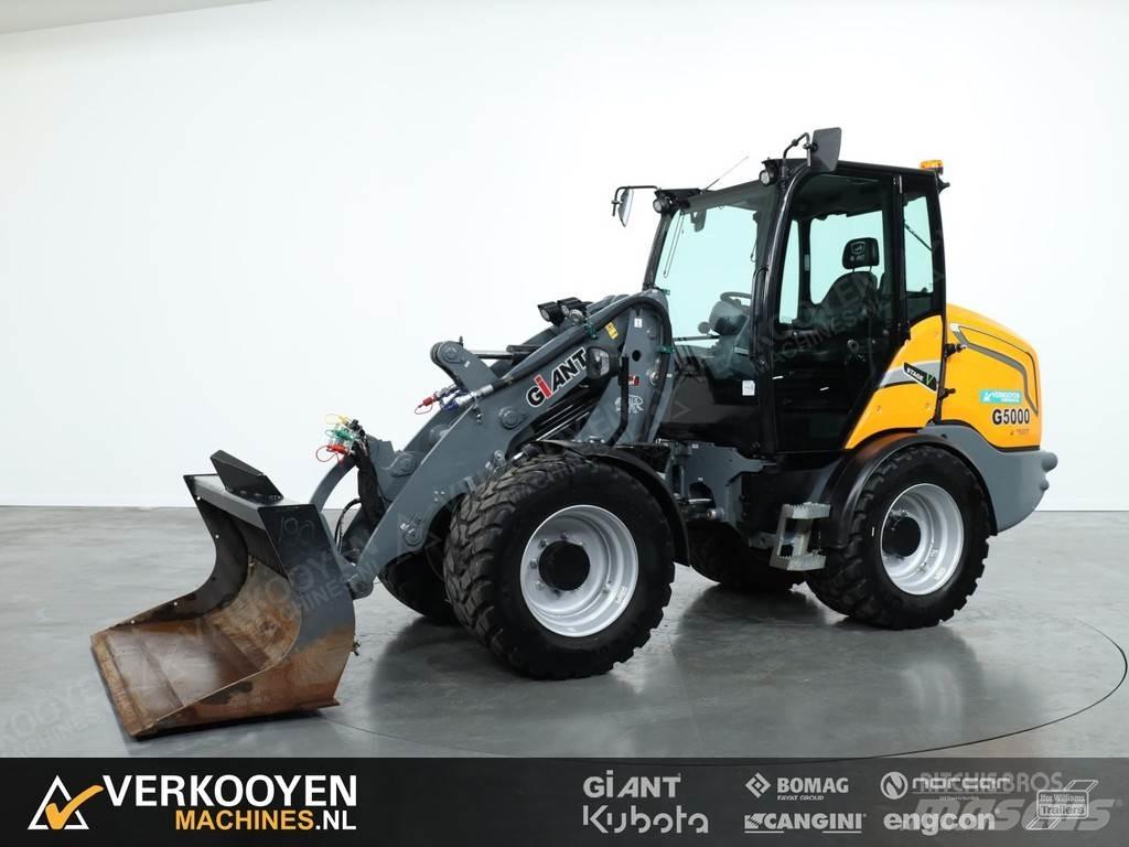 GiANT G5000 Chargeuse sur pneus
