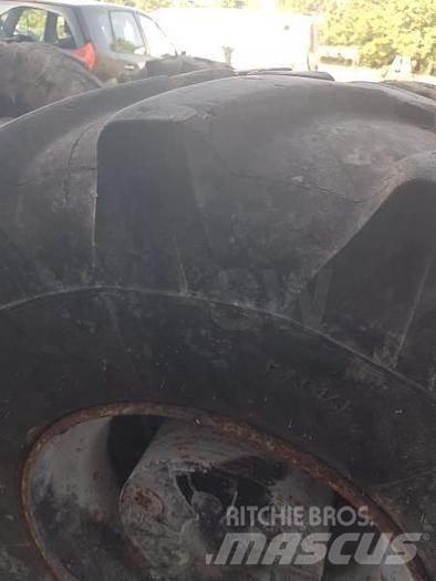 Michelin 18R19.5XF Pneus, roues et jantes