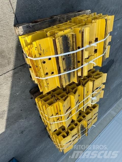 Komatsu d 85 plate Chenilles