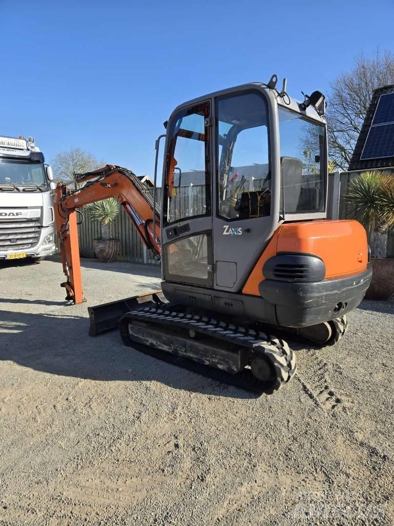 Hitachi ZX 30 Mini pelle < 7t