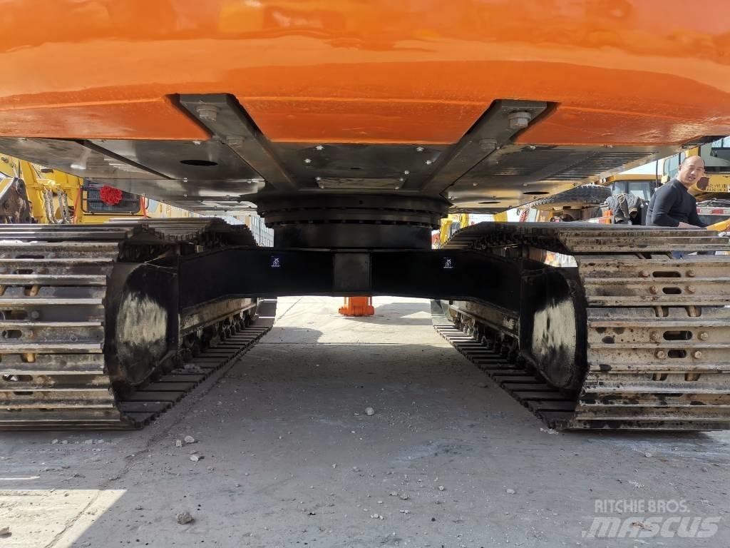 Hitachi ZX 200 Pelle sur chenilles