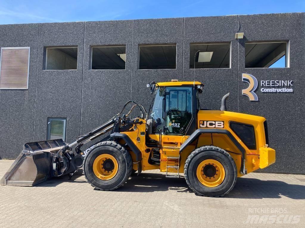 JCB 437 HT HL Chargeuse sur pneus