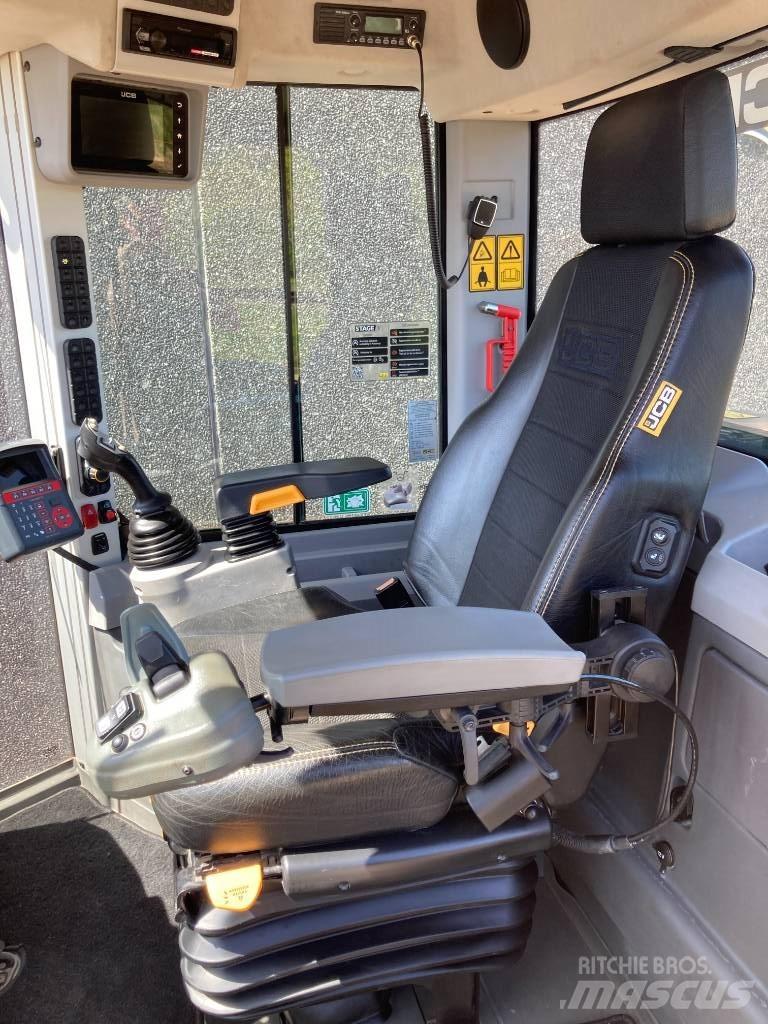 JCB 437 HT HL Chargeuse sur pneus