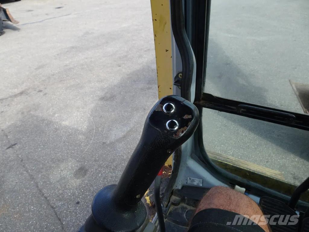 New Holland E195 Pelle sur chenilles