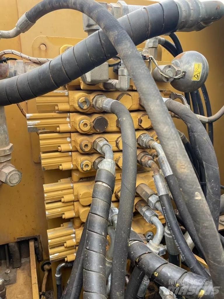 CAT 307 D Pelle sur chenilles