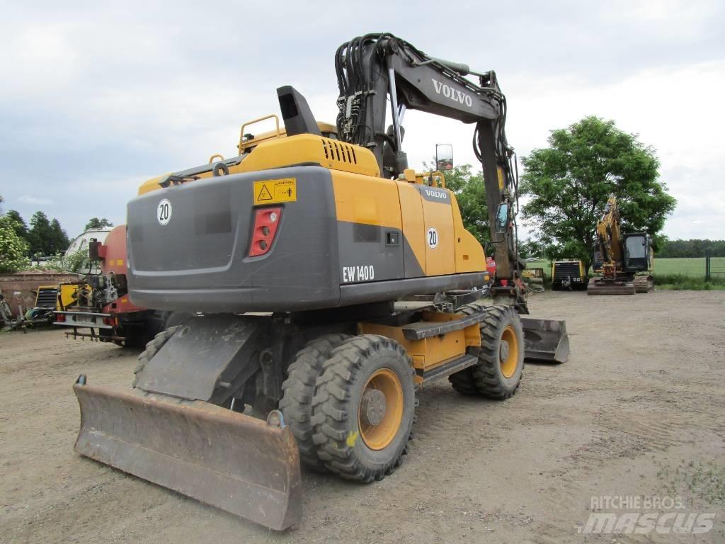 Volvo EW 140 D Pelle sur pneus