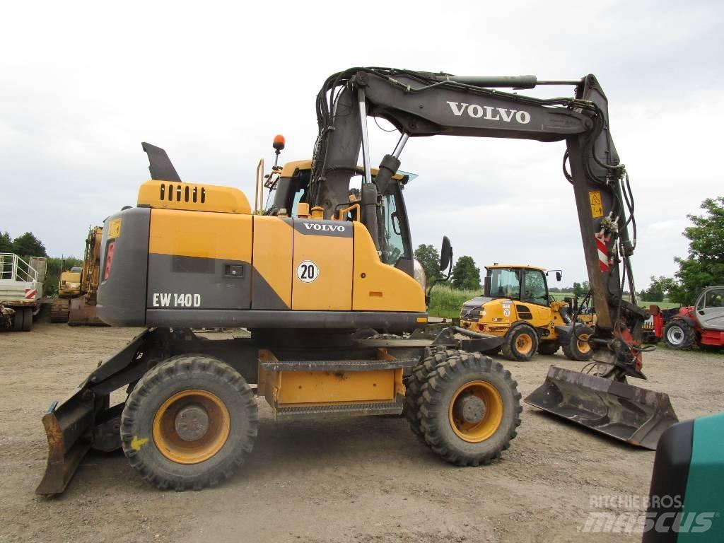 Volvo EW 140 D Pelle sur pneus
