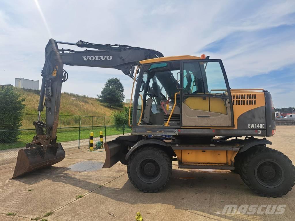 Volvo EW 140 C Pelle sur pneus