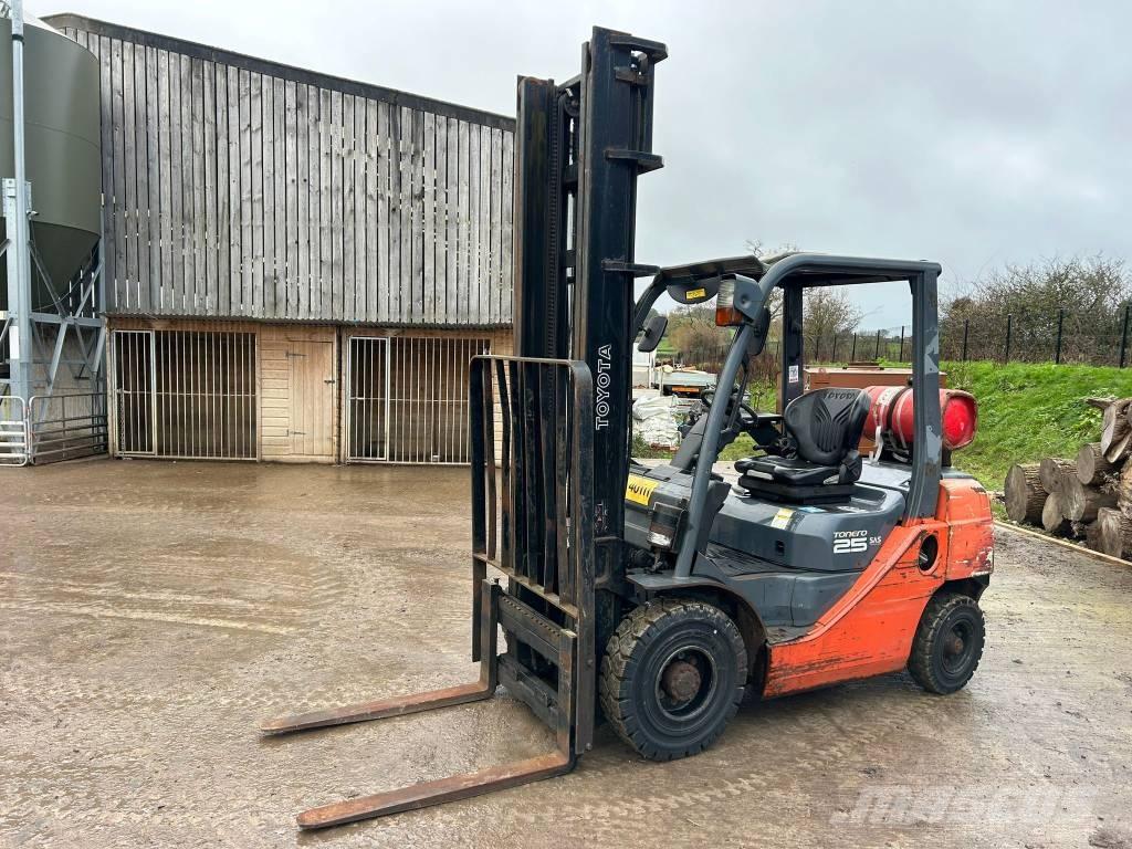 Toyota Tonero Chariots GPL