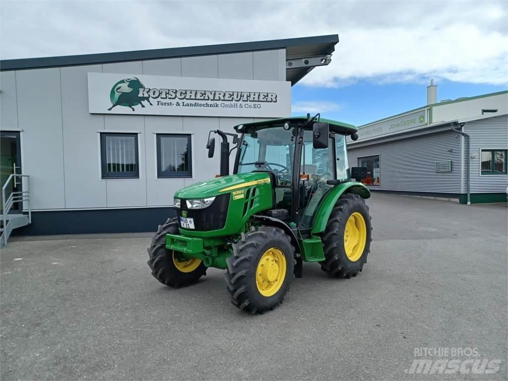 John Deere 5058E Tracteur