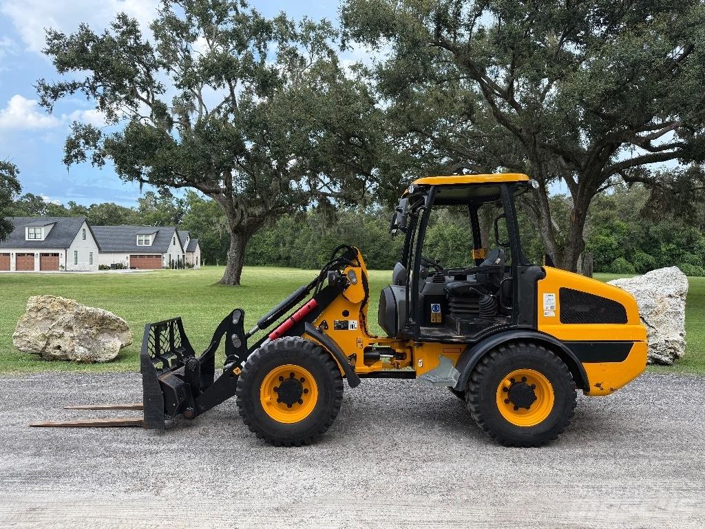 JCB 407 Chargeuse sur pneus