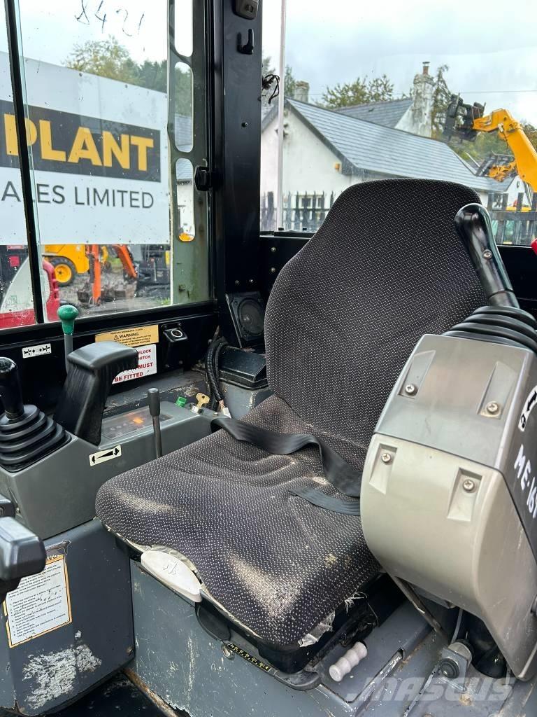 Takeuchi TB 23 R Mini pelle < 7t