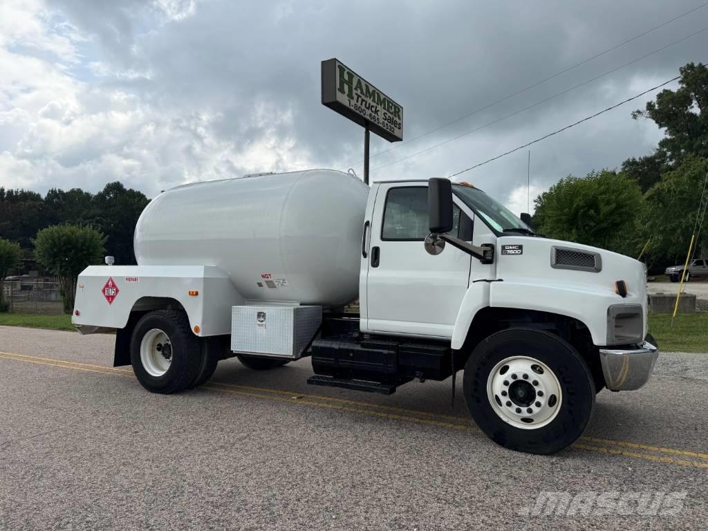 GMC C7500 Motrici cisterna