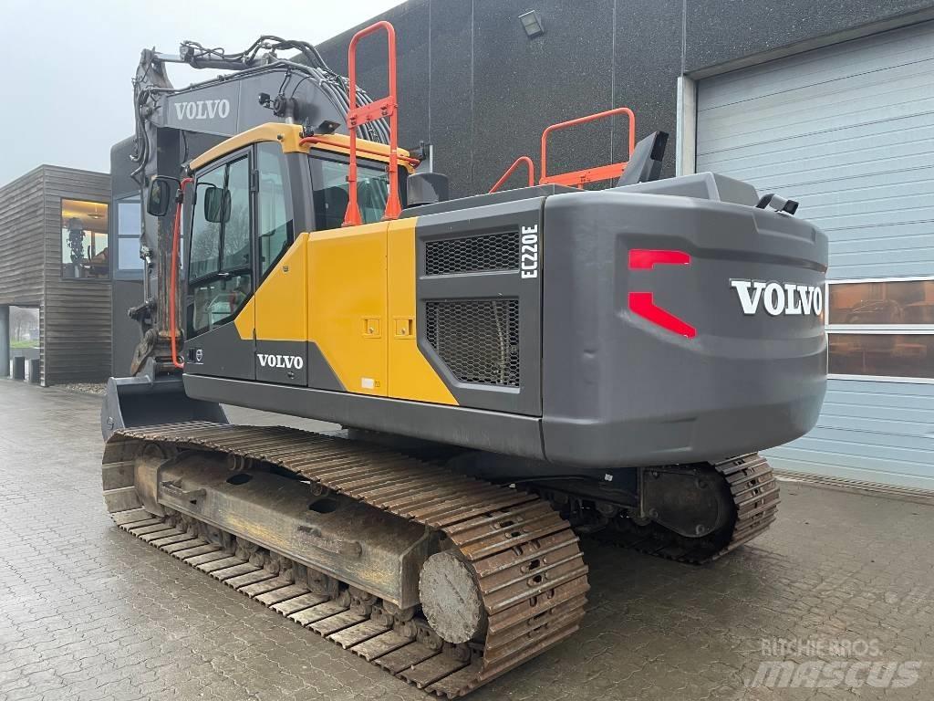 Volvo EC220E Pelle sur chenilles