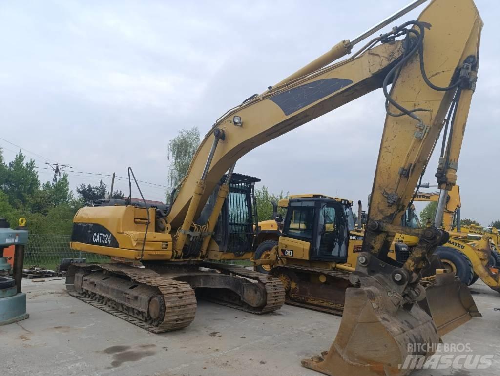 CAT 324 D Pelle sur chenilles